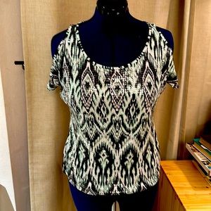 Inc woman medium top